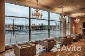 Проход в бизнес зал аэропорта Красноярска и другие