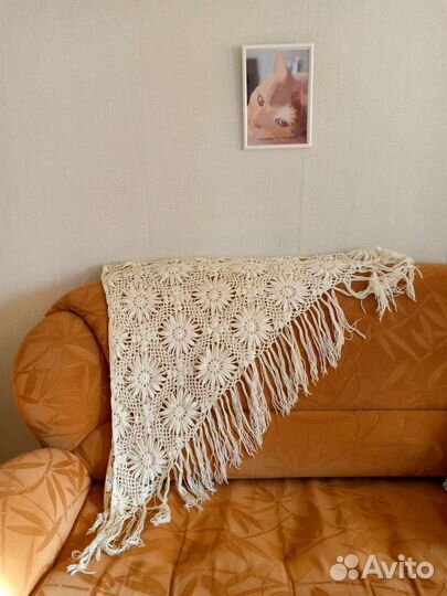 Треугольный платок вязаный