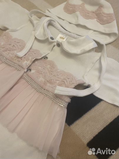 Комплект на выписку для девочки