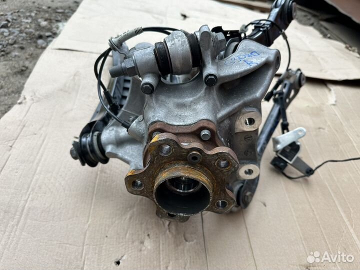 Задний правый кулак в сборе на BMW G30