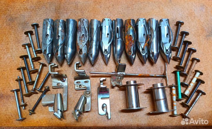 Шпулька Челнок к швейной машине Зингер