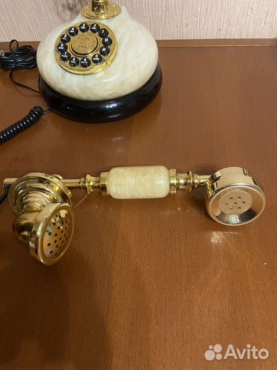 Телефон ретро