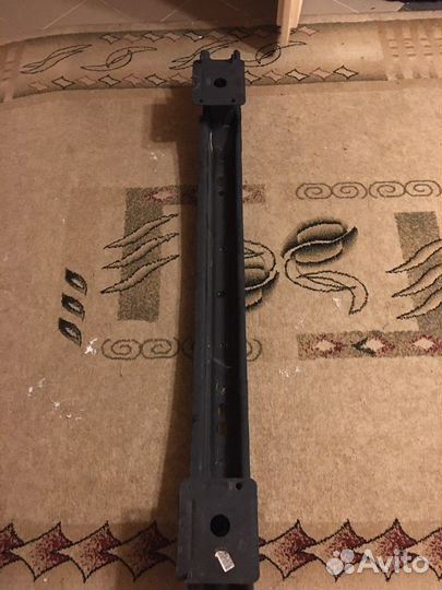 Усилитель бампера volkswagen caddy lV