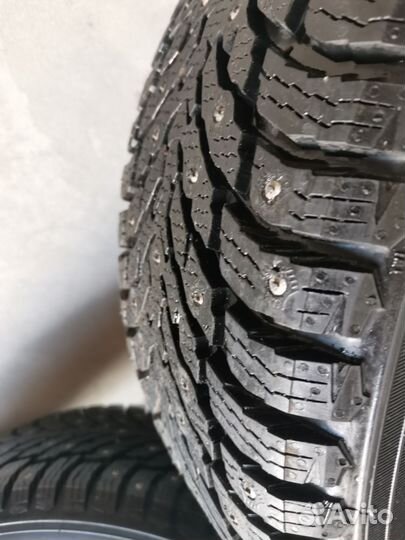 Nokian Tyres Hakkapeliitta 9 215/55 R16