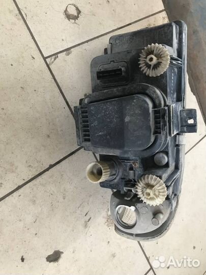 Фара левая volkswagen caddy 2