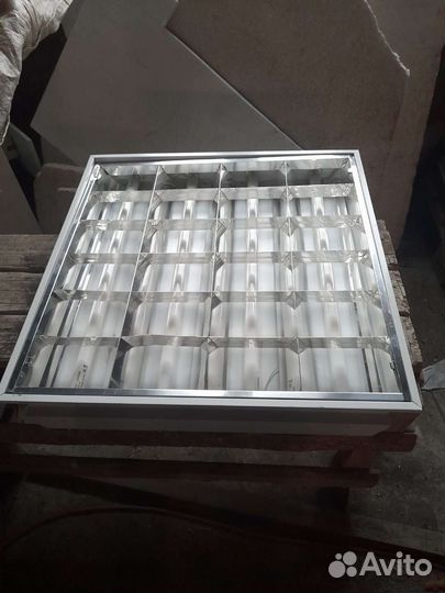 Светильник потолочный