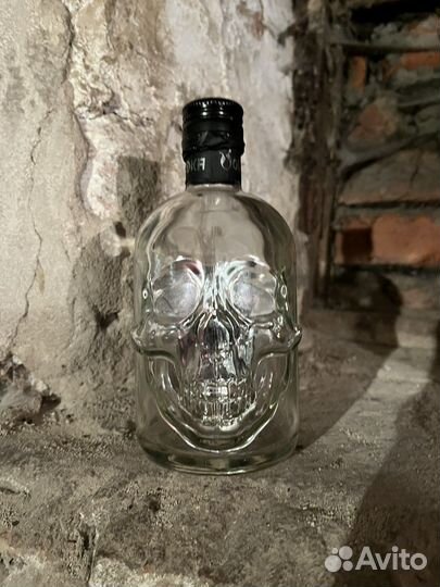 Бутылка Череп