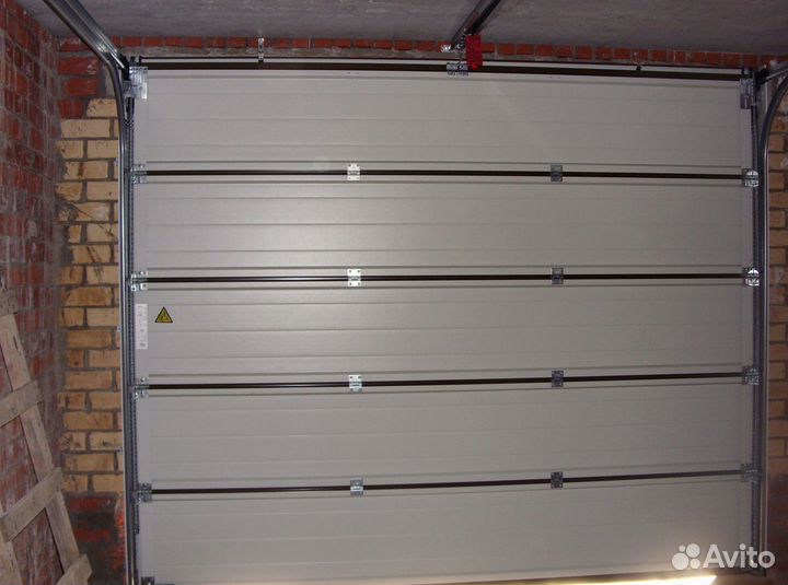 Секционные ворота