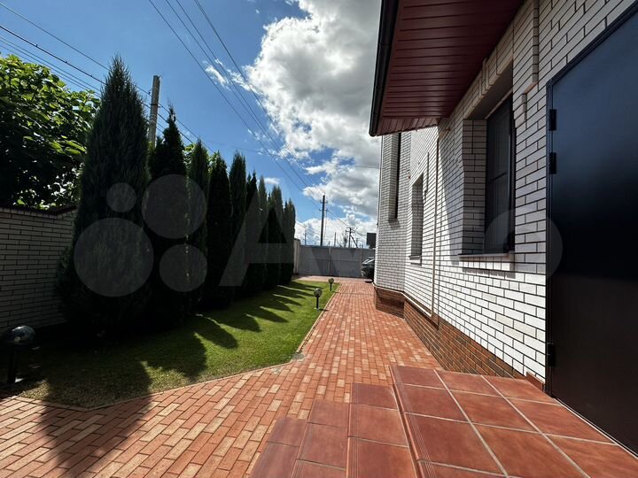 Коттедж 230 м² на участке 13 сот.