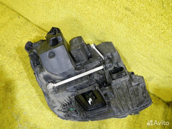 Фара левая Mercedes-Benz E-Class