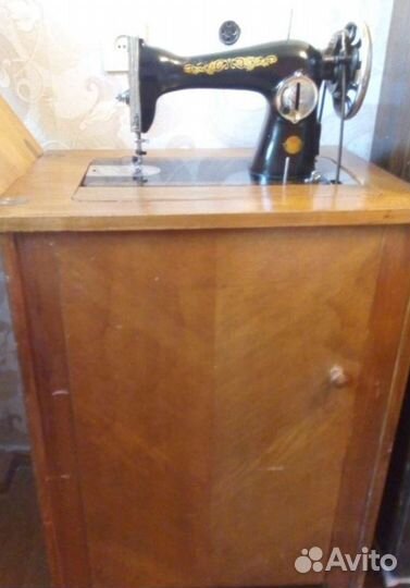 Швейная машина Подольск ножная