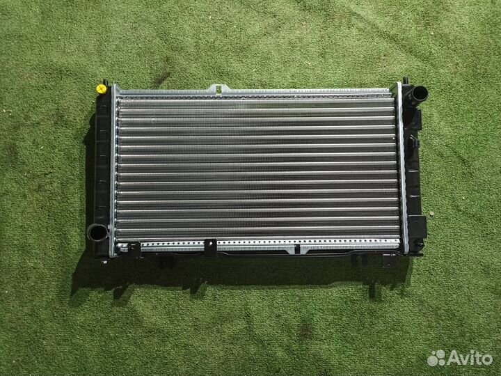 Радиатор охлаждения двигателя LADA Granta