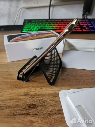 iPhone Xs, 64 ГБ