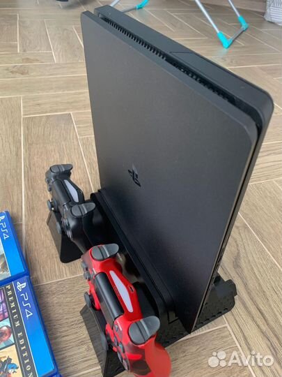 Sony PS4 1tb + игры + 2 джоя