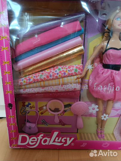 Кукла Барби швея