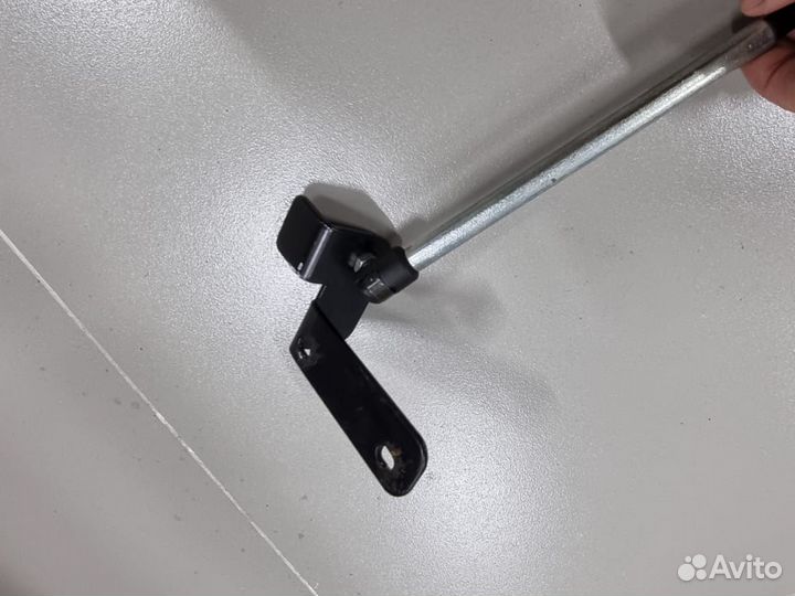 Газовые упоры капота для Chevrolet Niva