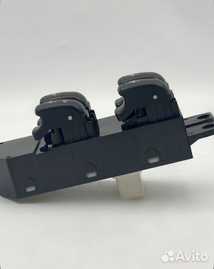 Блок управления стеклоподъемников hyundai Santa Fe