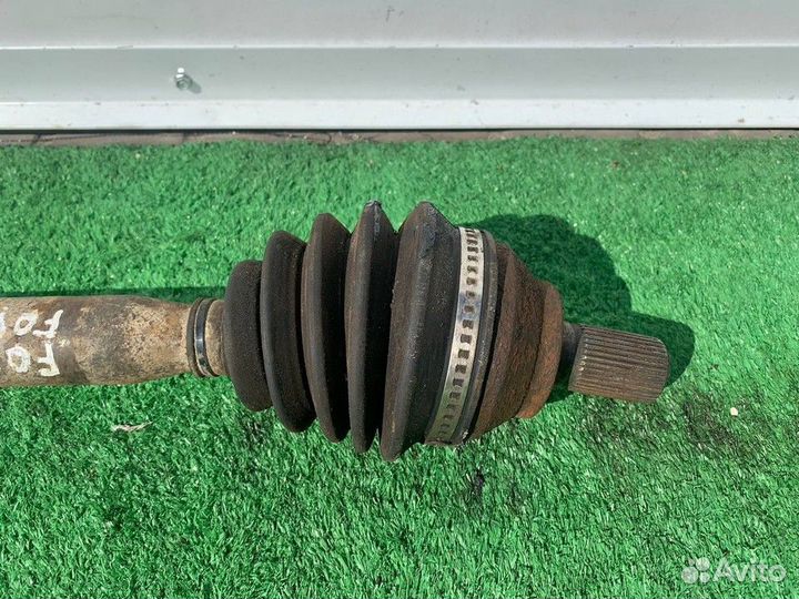 Полуось (привод) передняя правая R Ford Focus