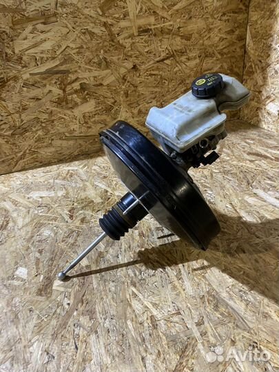 Главный тормозной цилиндр Skoda Octavia A7