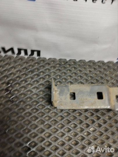 Кронштейн (крепление) Volvo FH4 21873002