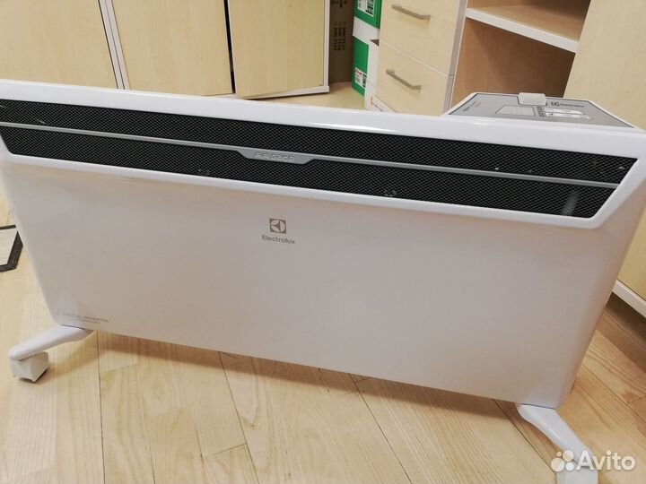 Обогреватель Electrolux Inverter ECH/AGI-1500