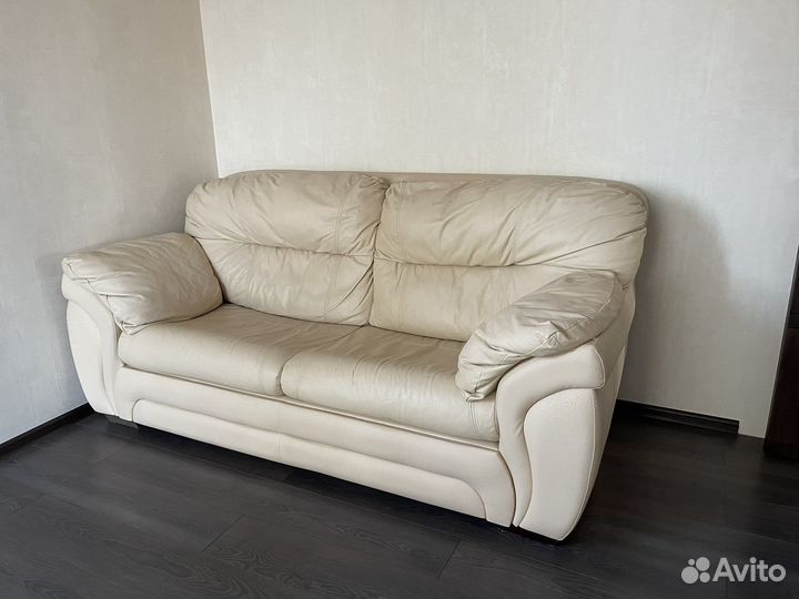 Диван кожаный