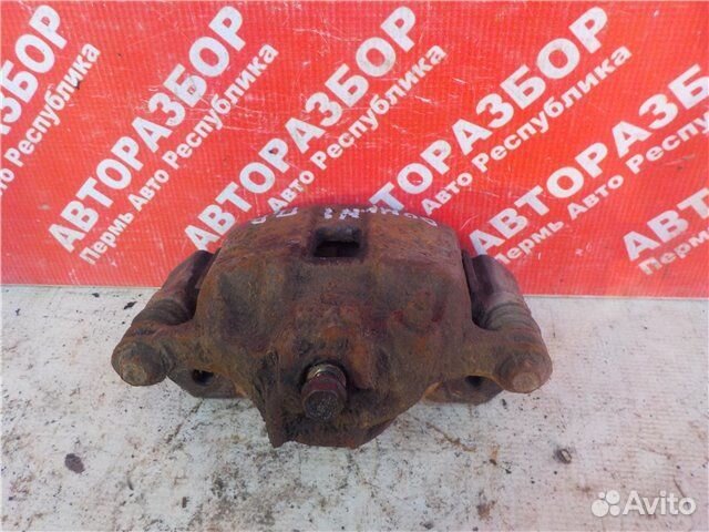 Суппорт передний правый Honda Domani 1992-1996