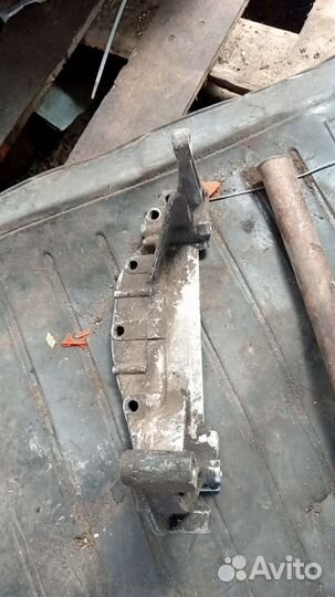 Кронштейн двигателя Audi A4 B5