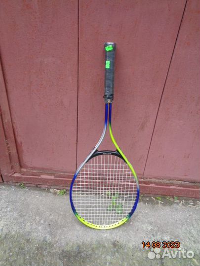 Теннисная ракетка для большого тенниса