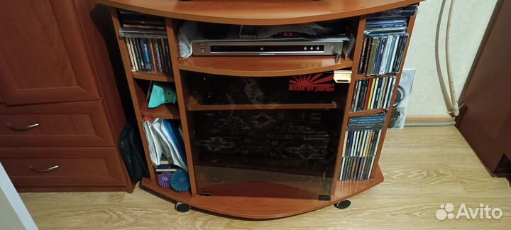 Тумба под телевизор и аппаратуру