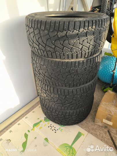 Pirelli Ice Zero 275/40 R20 и 315/35 R20 110T