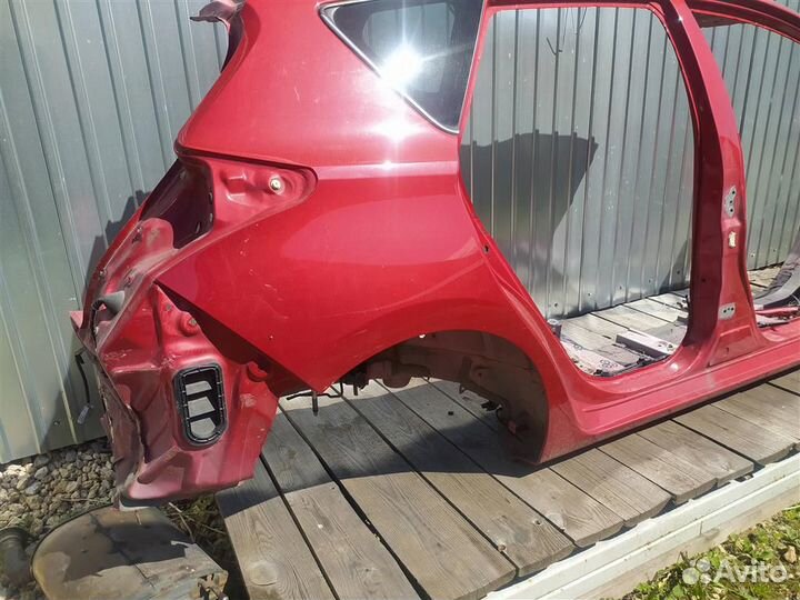 Боковина правая Toyota Auris E18 2015