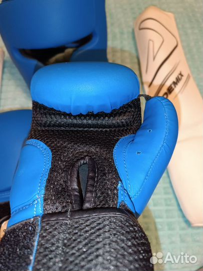 Защита для единоборств детская (перчатки, шлем)