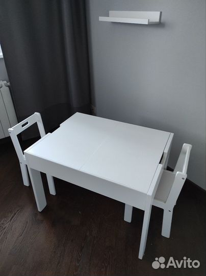 Детский стол и 2 стула