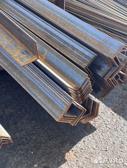 Металлический уголок 60*60