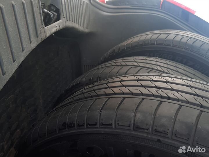 Kumho Solus HS63 215/60 R17 96H