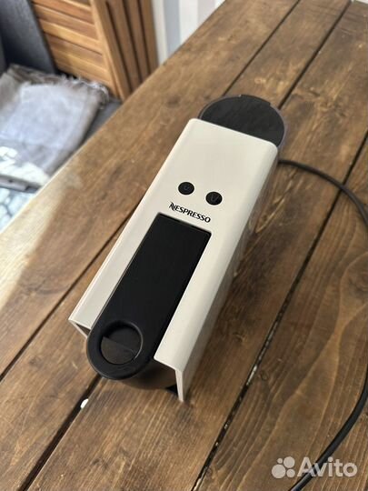 Капсульная кофемашина Nespresso Essenza Mini C30