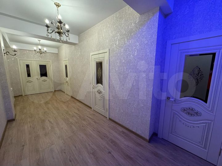 3-к. квартира, 120 м², 7/8 эт.