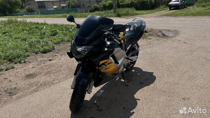 Honda cbr600f
