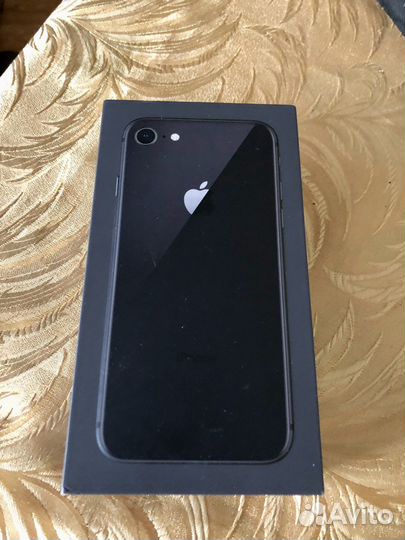 Коробка от iPhone 8