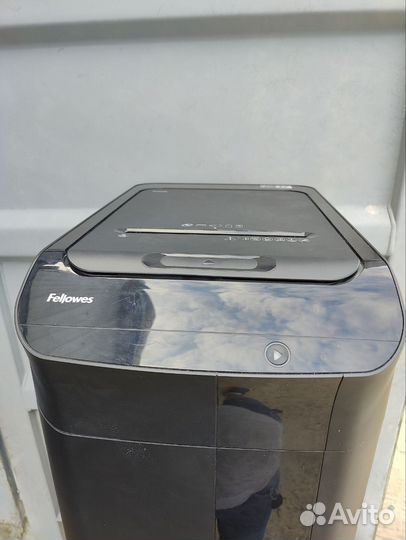 Шредер (уничтожитель документов) Fellowes 550C