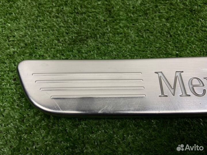 Накладка на порог салона Mercedes C-Class W205