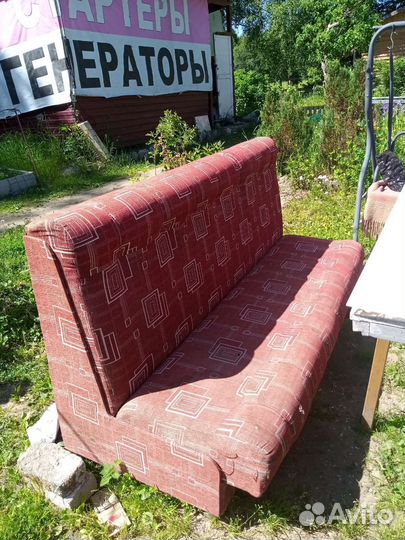 Диван для кафе или на дачу