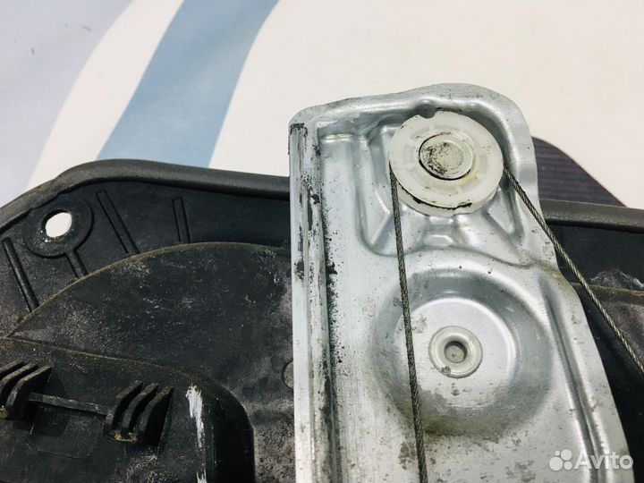 Стеклоподъемник передний правый Kia Ceed 2. JD