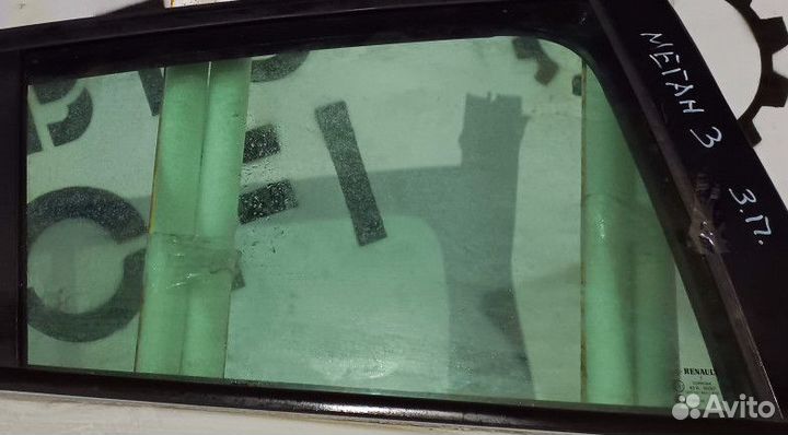 Стекло двери задней правой Renault Megane 3