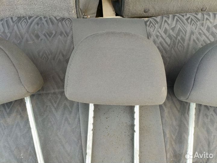 Подголовник заднего сидения Ford Mondeo 2