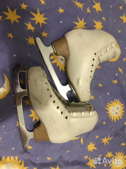 Проффесиональные коньки “edea” 215