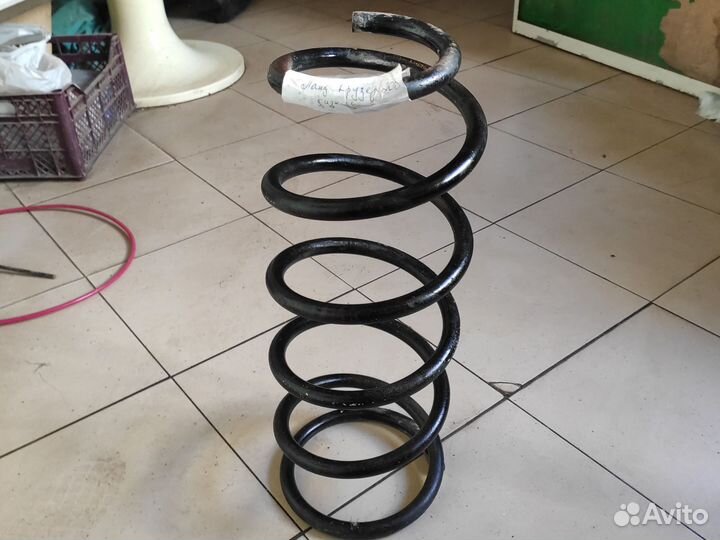 Пружина задняя левая Toyota LandCruiser