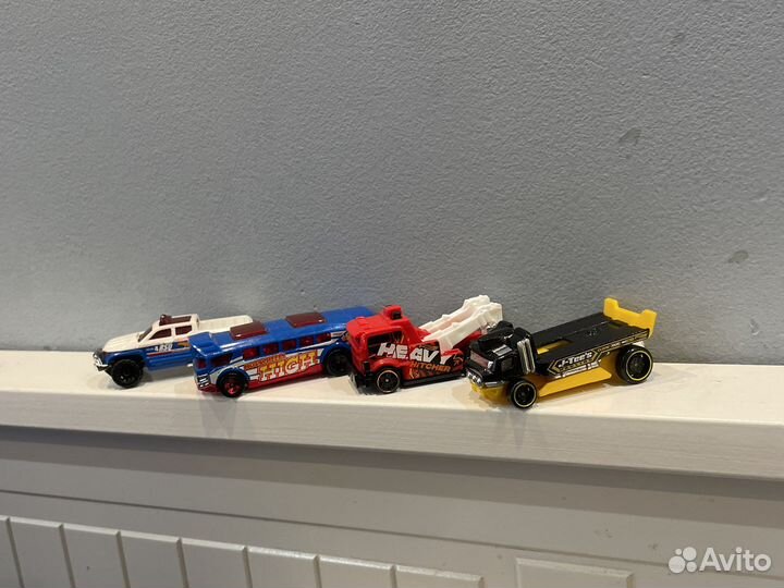 Машинки hotwheels