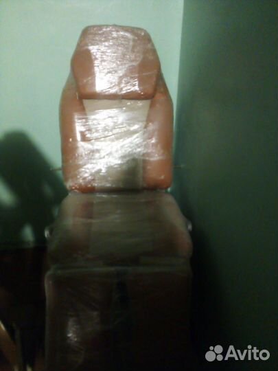 Педикюрное кресло и стол